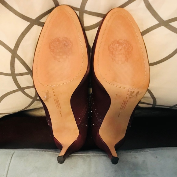 WARDROBE CLEAR OUT - Gorgeous Vince Camuto purple Leather Ankle Boots - Picture 4 of 8